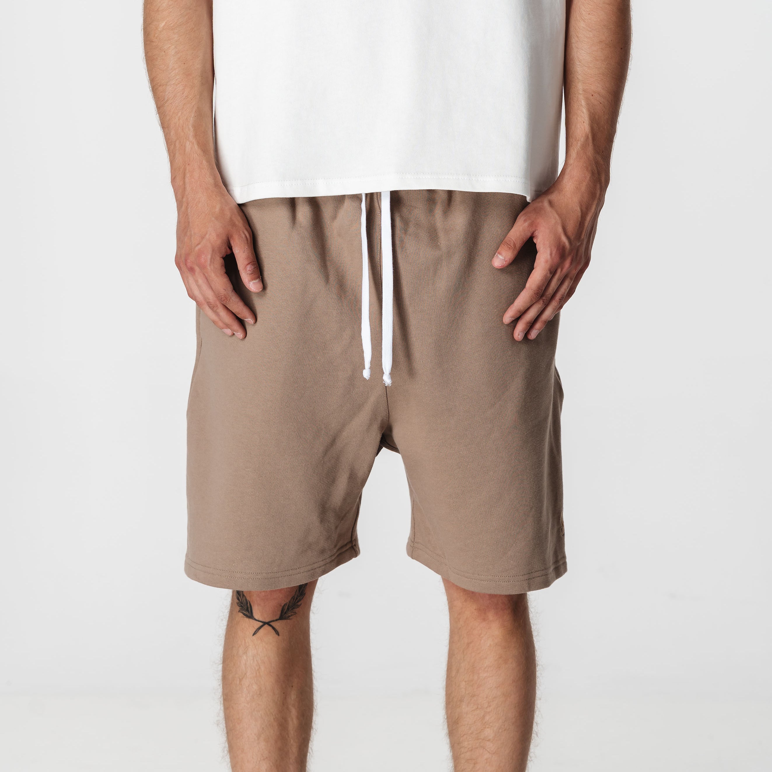 パンツ COMFORTABLE REASON Lounge Shorts Brown SKIMS-LOUNGEWEAR-BO-SHO-5550W-